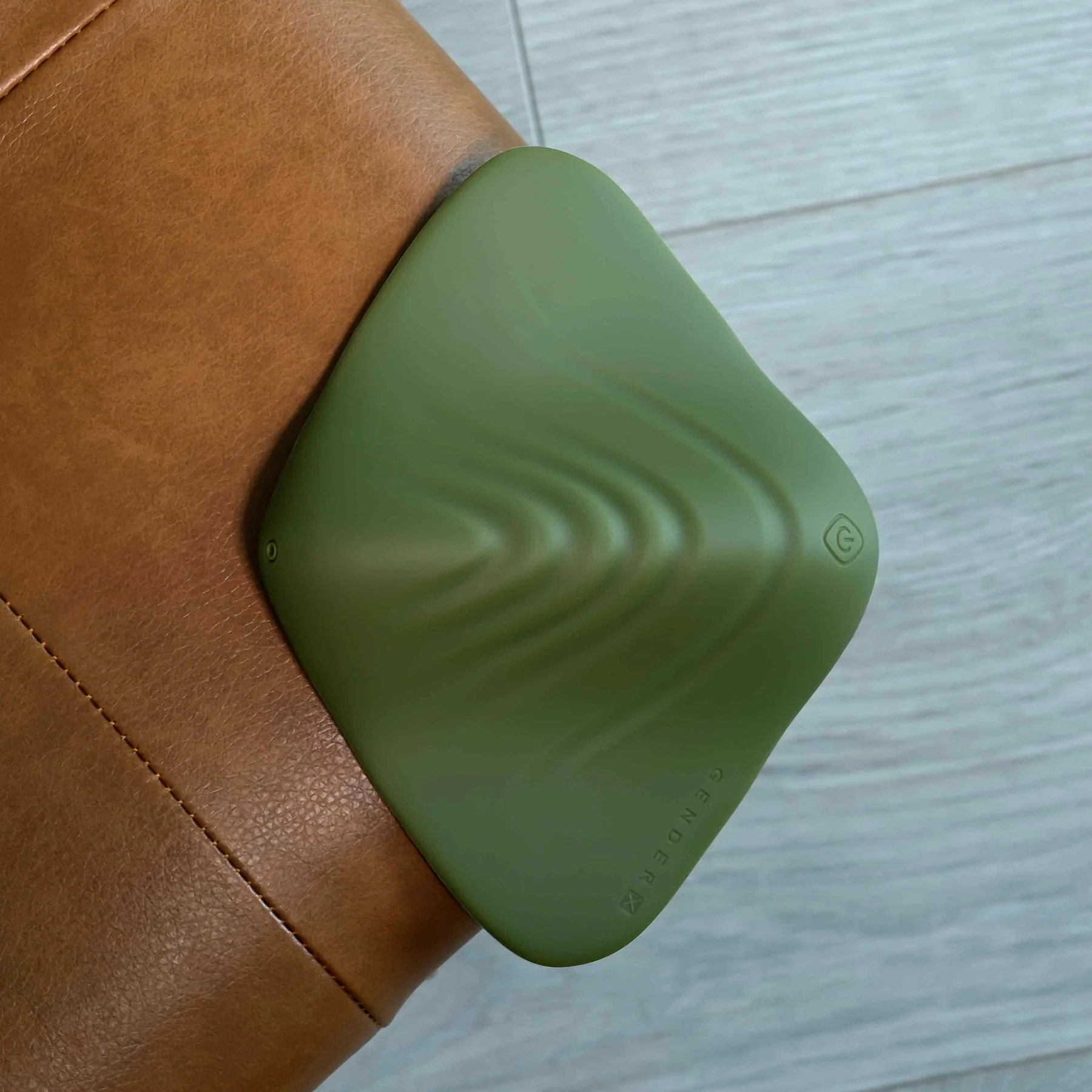 Gender X Pleasure Pad Rechargeable Silicone Vibrating Grinder - Image 4