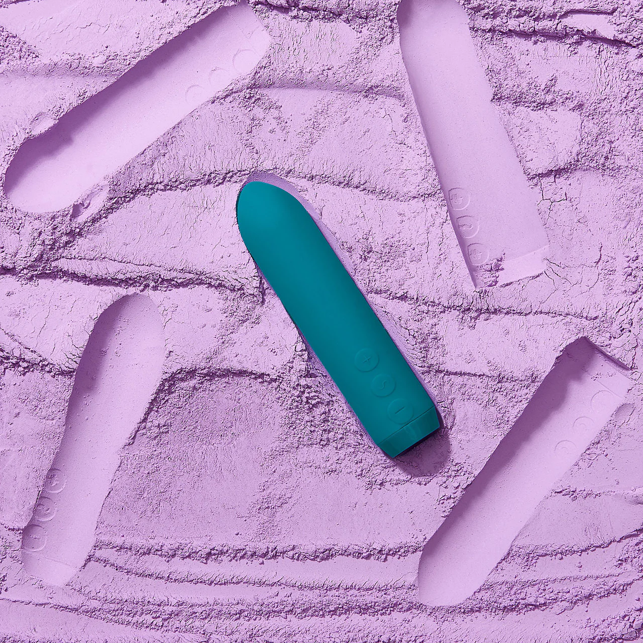 Je Joue Classic Bullet Waterproof Rechargeable Silicone Mini Vibrator - Teal - Image 5