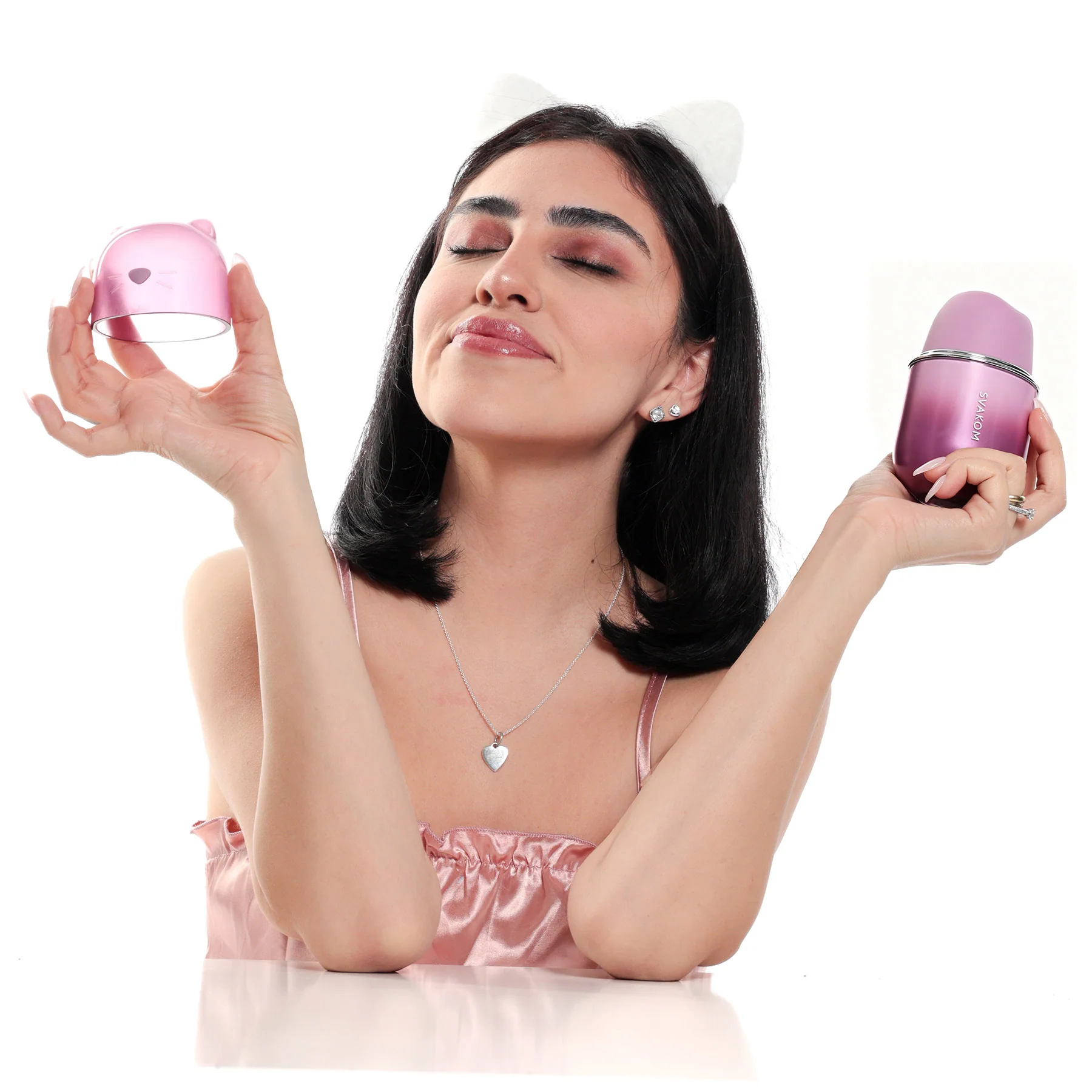 KLITTY Triple-Action Tongue Licking & Suction Vibrator By SVAKOM - Image 17