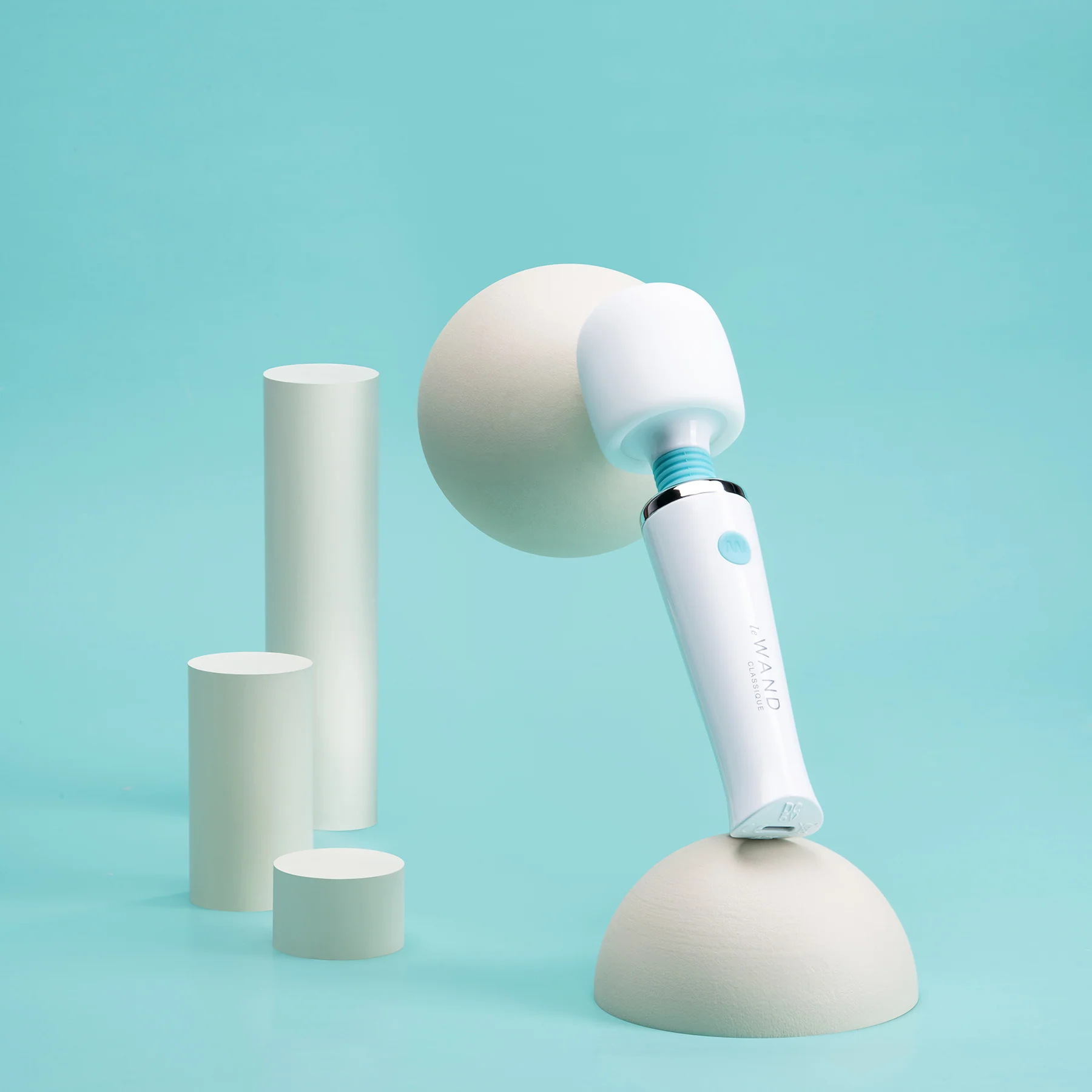 Le Wand Classique Mini Rechargeable Vibrating Massager - Image 11