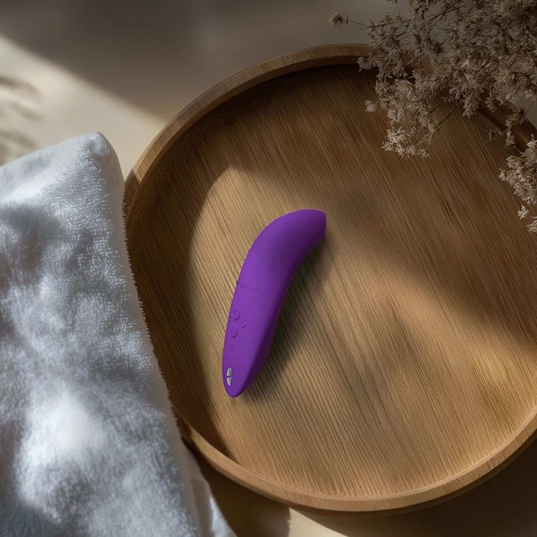 Melt 2 By We-Vibe Waterproof Rechargeable Pleasure Airâ„¢ Clitoral Stimulator - Image 17