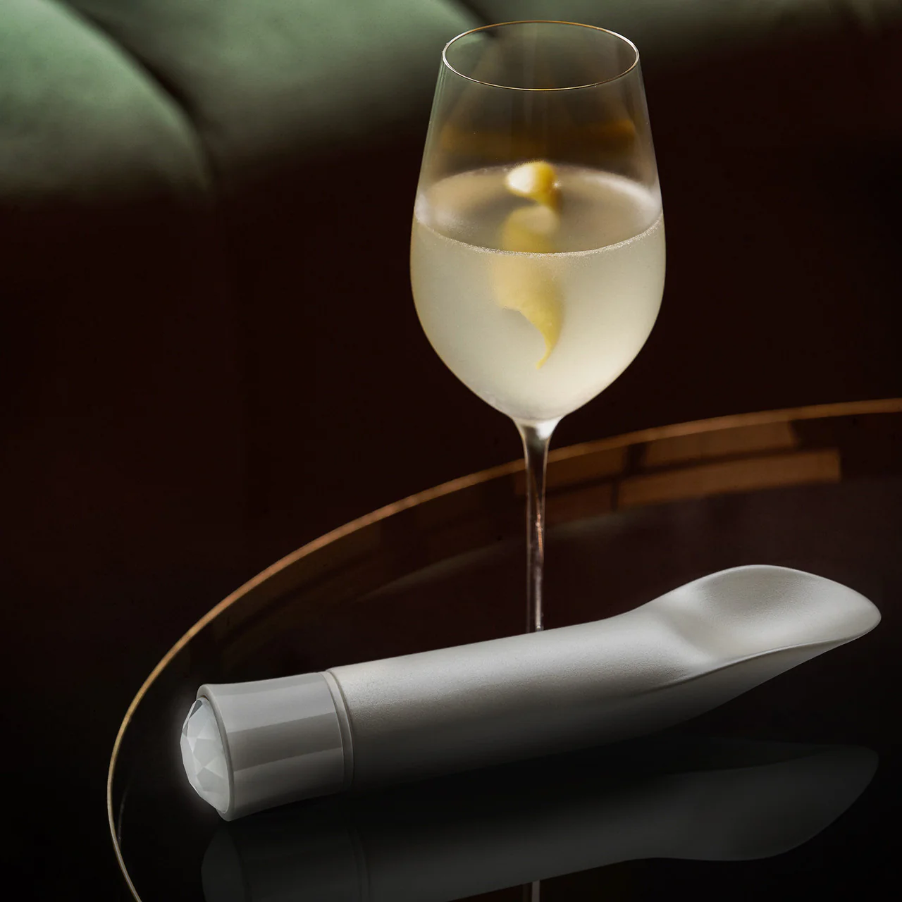 Oh My Gem Bold Rechargeable Waterproof Silicone Warming Clitoral Vibrator By Blush - Diamond - Image 11