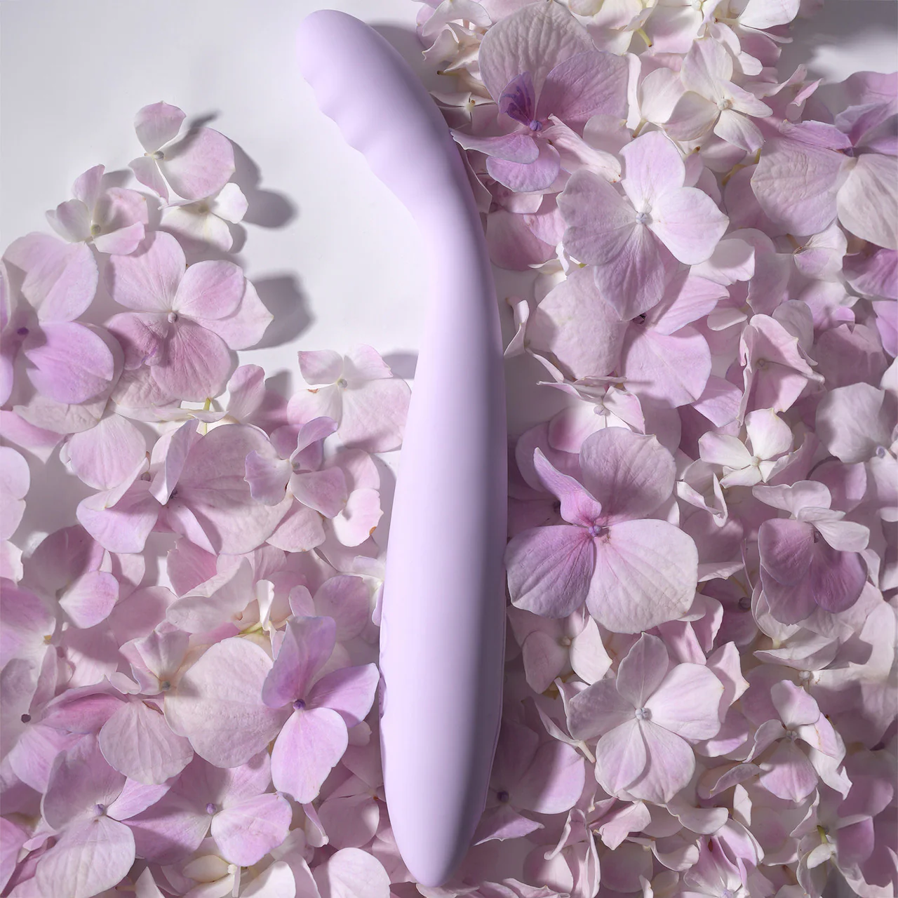 SVAKOM CICI 2 Rechargeable Warming App Controlled Slim Silicone G-Spot Vibrator - Pastel Lilac - Image 18